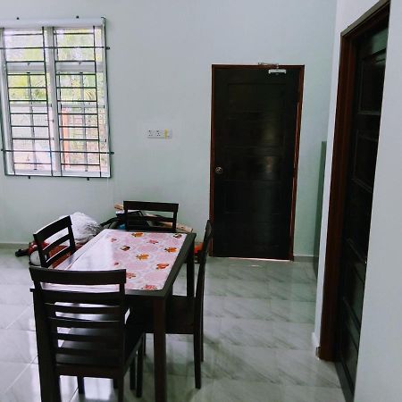 Homestay Adilah B Pasir Puteh Buitenkant foto