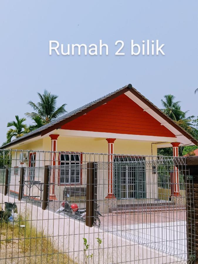 Homestay Adilah B Pasir Puteh Buitenkant foto