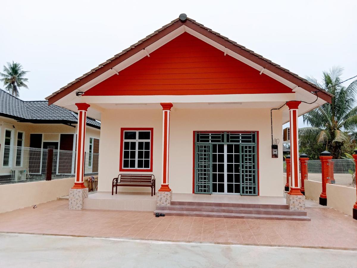 Homestay Adilah B Pasir Puteh Buitenkant foto