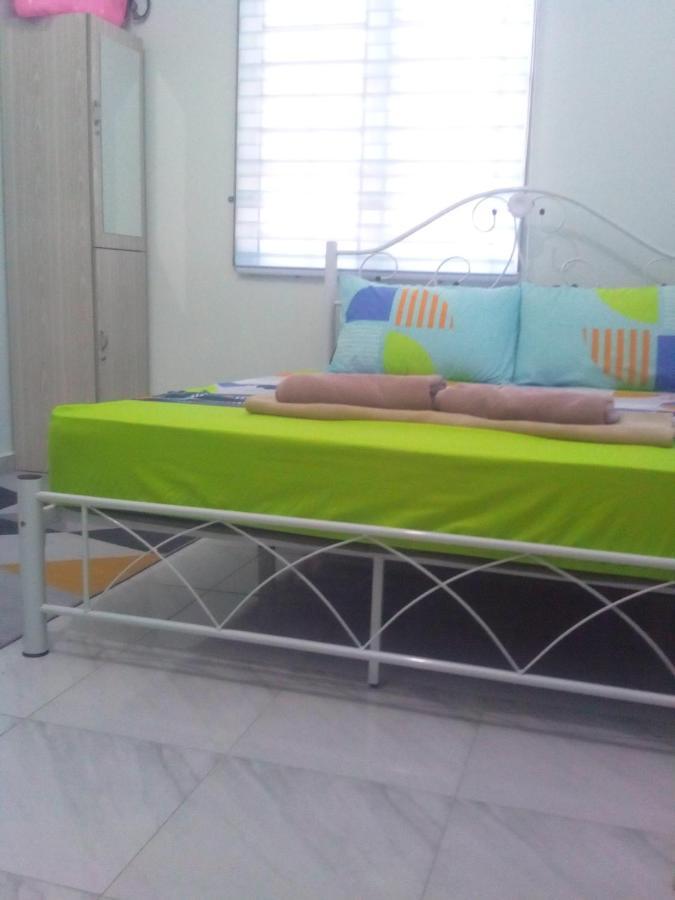 Homestay Adilah B Pasir Puteh Buitenkant foto